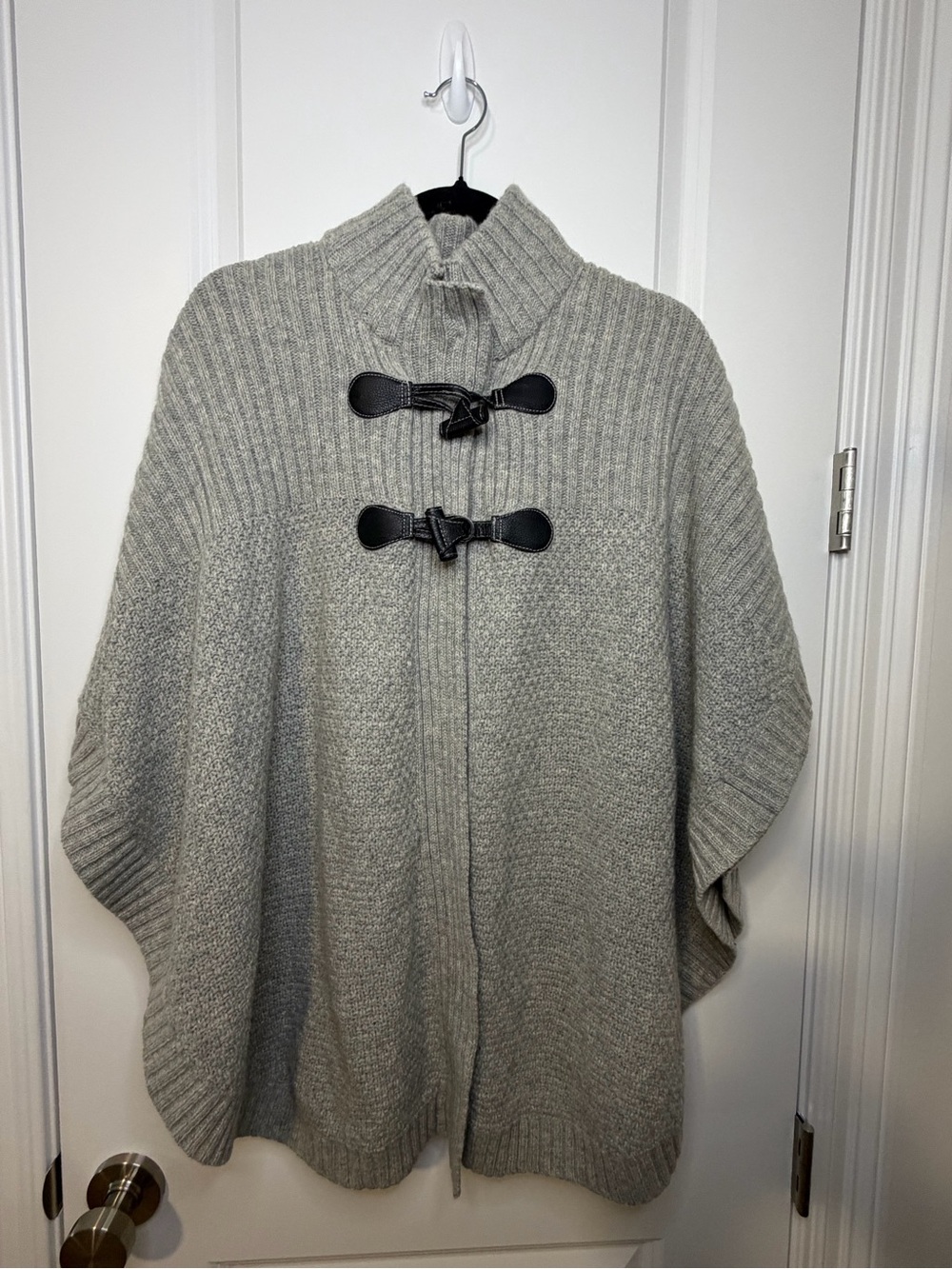 Tahari Gray Knit Toggle Poncho Fall Layers